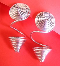 799 / BOUCLES D'OREILLES RIGOLOTES EN FIL D'ALUMINIUM