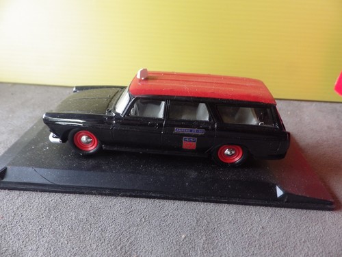 Epave peugeot 404 break sur - ,