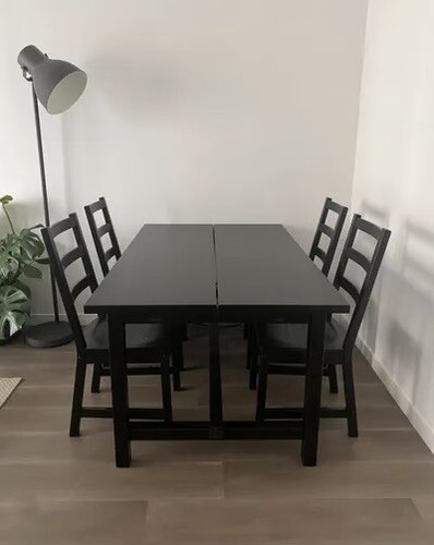 Table manger - table, a