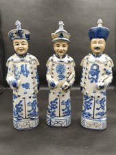 Triptyque empereurs chinois  – Statues porcelaine Qing bleu et blanc 29 cm