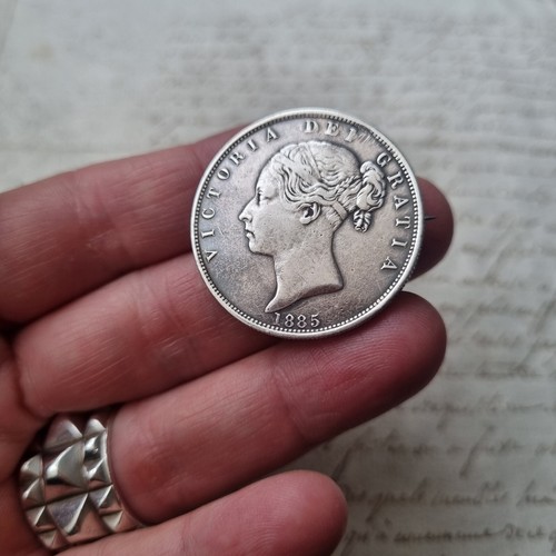 Broche victoria queen 1885 - queen,