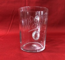 ancien verre de cure gradué