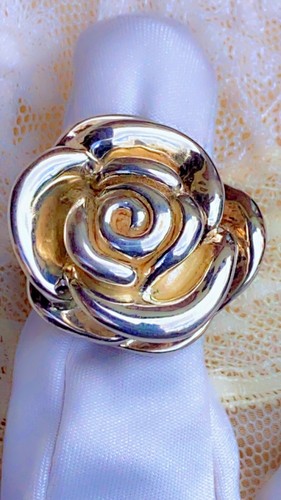 Grosse bague rose argent