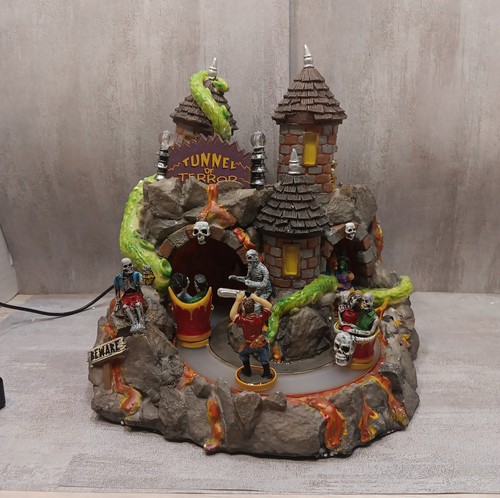 Lemax spooky town - lemax,