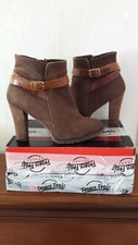 Très belles Bottines marron camel avec 1 bride P 36