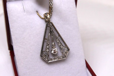 Collier avec pendentif - collier,