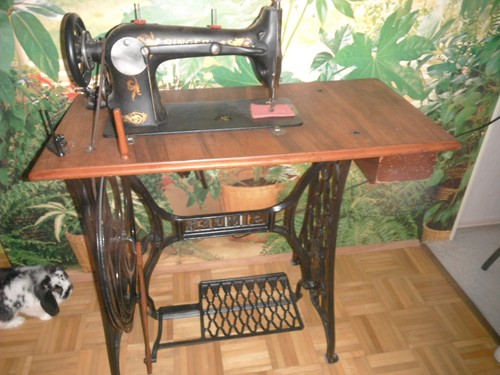 Ancienne machinea coudre - ancienne,