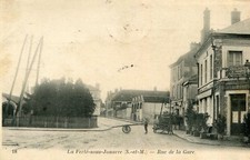 LA FERTE SOUS JOUARRE LOT 5 Cartes Gare Marché Café Tombereau agricole Eglise