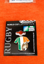 Pin's ARTHUS BERTRAND World