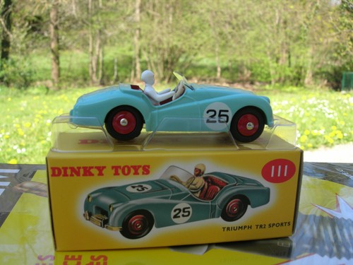 Metal dinky toys triumph - 1/43,