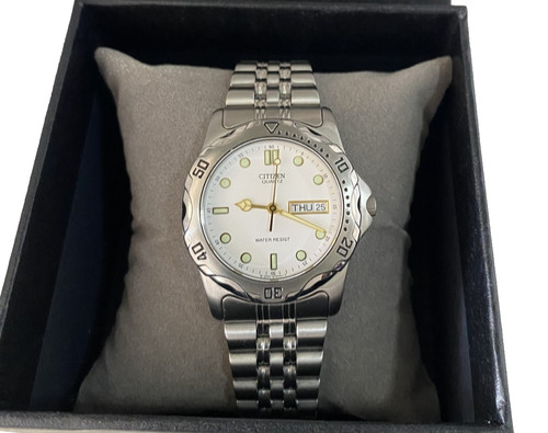 Citizen quartz white dial - quartz,