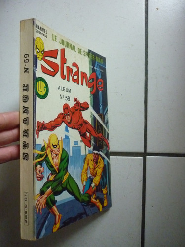 Lug reliure strange - ,