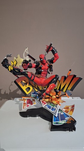 Figurine deadpool 4ème mur - figurine,