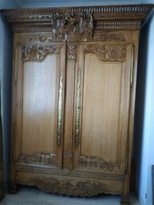 Armoire Normande 2 portes avec corniche décorative et tiroir en chêne clair
