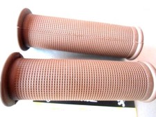 POIGNÉE CAOUTCHOUC PETIT CARRE MOTOBECANE - MOBYLETTE - MOTOCONFORT - PEUGEOT 