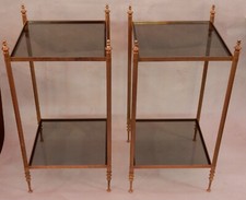 1970′ Paire d’Étagères Ou Sellettes En Laiton, 2 Niveaux M/ Baguès Vitres Fumées