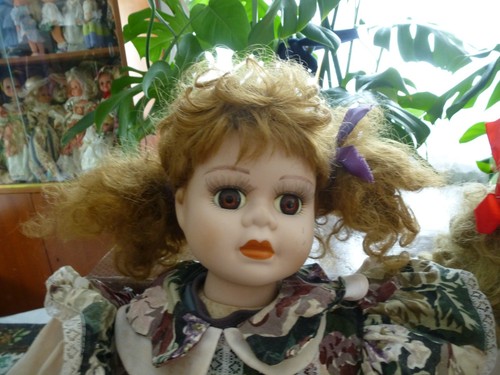 Grande poupée porcelaine - grande,