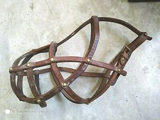 museliere ancienne chien veau paturage art populaire cuir sellier