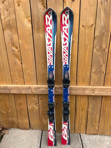 Vintage alpine snow - skis, 136