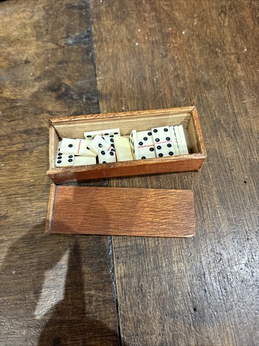 Ancien tout petit jeu - tout,