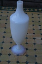 Beau vase soliflore en opaline