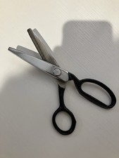 CISEAUX CRANTEURS DE COUTURIERE POUR TISSUS 