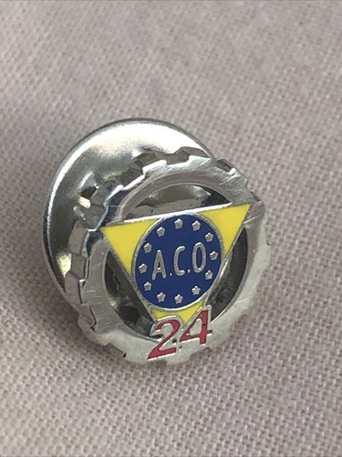 Rare ancien pin - pin’s, heures