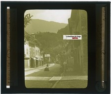 Aiguebelle, Savoie, photo J. Moulin, plaque verre couleur, positif 8,5x10 cm