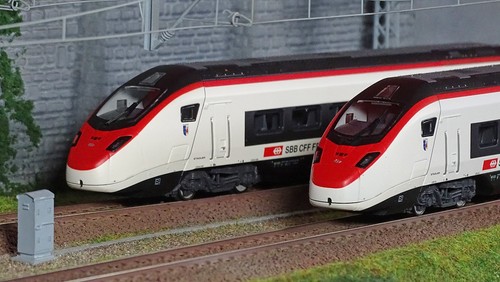 Trix 25810 autorail - tgv, ec