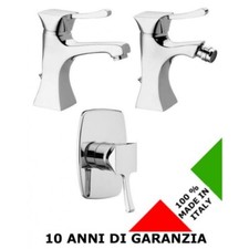 2 robinets de lavabo et de