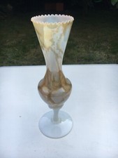 Vase soliflore en opaline et pâte de verre marbrée jaune orangé sur  pied