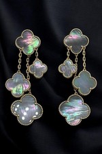 Boucles d’oreilles pendantes 4 Trèfles Nacre Grise