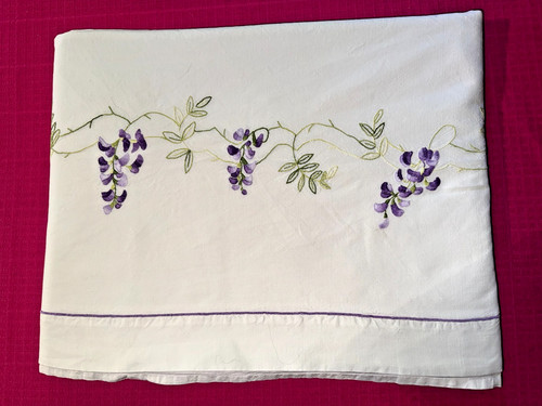 Drap ancien brodé - , main