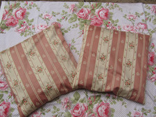 2 coussins en tissu ancien 41