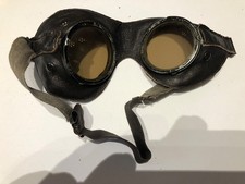 Militaria (11) WW2 Allemagne équipement du soldat lunettes à identifier
