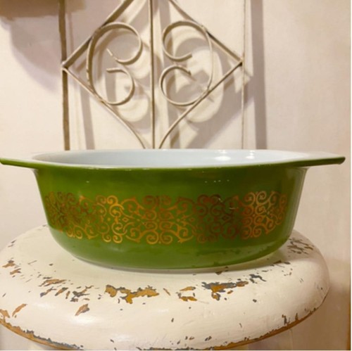 Plat casserole pyrex motif
