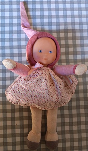 Vintage jolie petite poupée