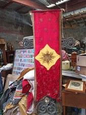 Bannière religieuse ancienne avec broderie