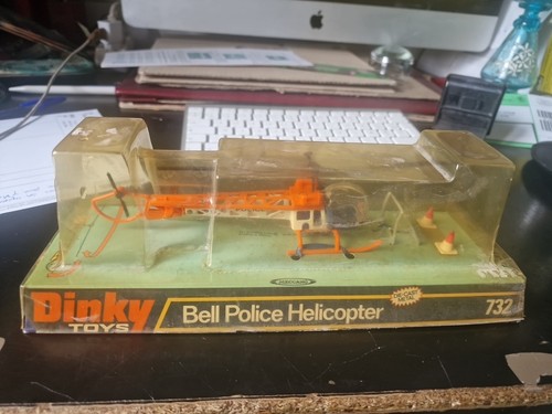 Dinky toys england bell - england,