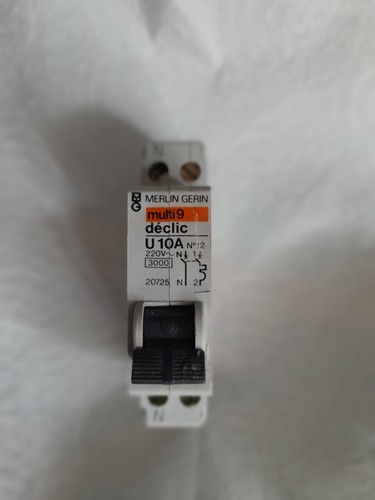 20725 disjoncteur - 1x,
