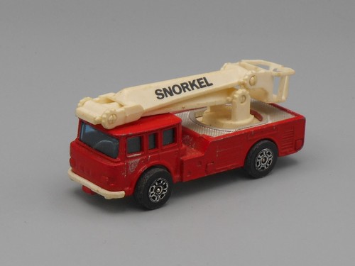 Camion pompier nacelle - , snorkel