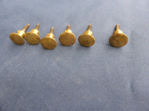 Petits boutons lentille - boutons,