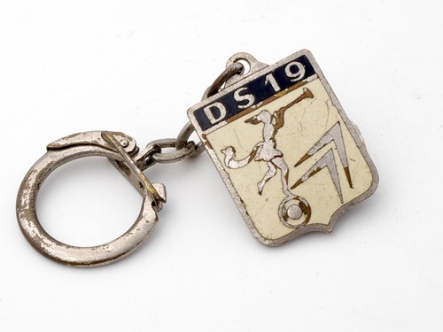 Porte clés ancien - porte,