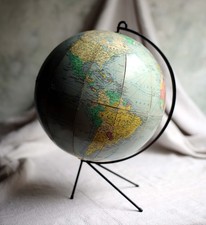 Vintage french world globe map - globe,