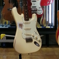 Guitare électrique FENDER MEXICO Road Worn Stratocaster des années 60