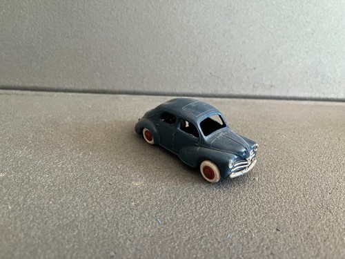 Ancienne voiture miniature - ancienne,