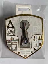 Pin’s Disney Store Clé