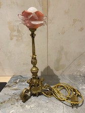 Très belle et élégante