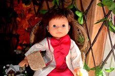 poupee  corolle 2007 impeccable neuve sincerement avec robe manteaux a saissir