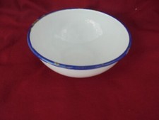 Petit bol de barbier en tôle